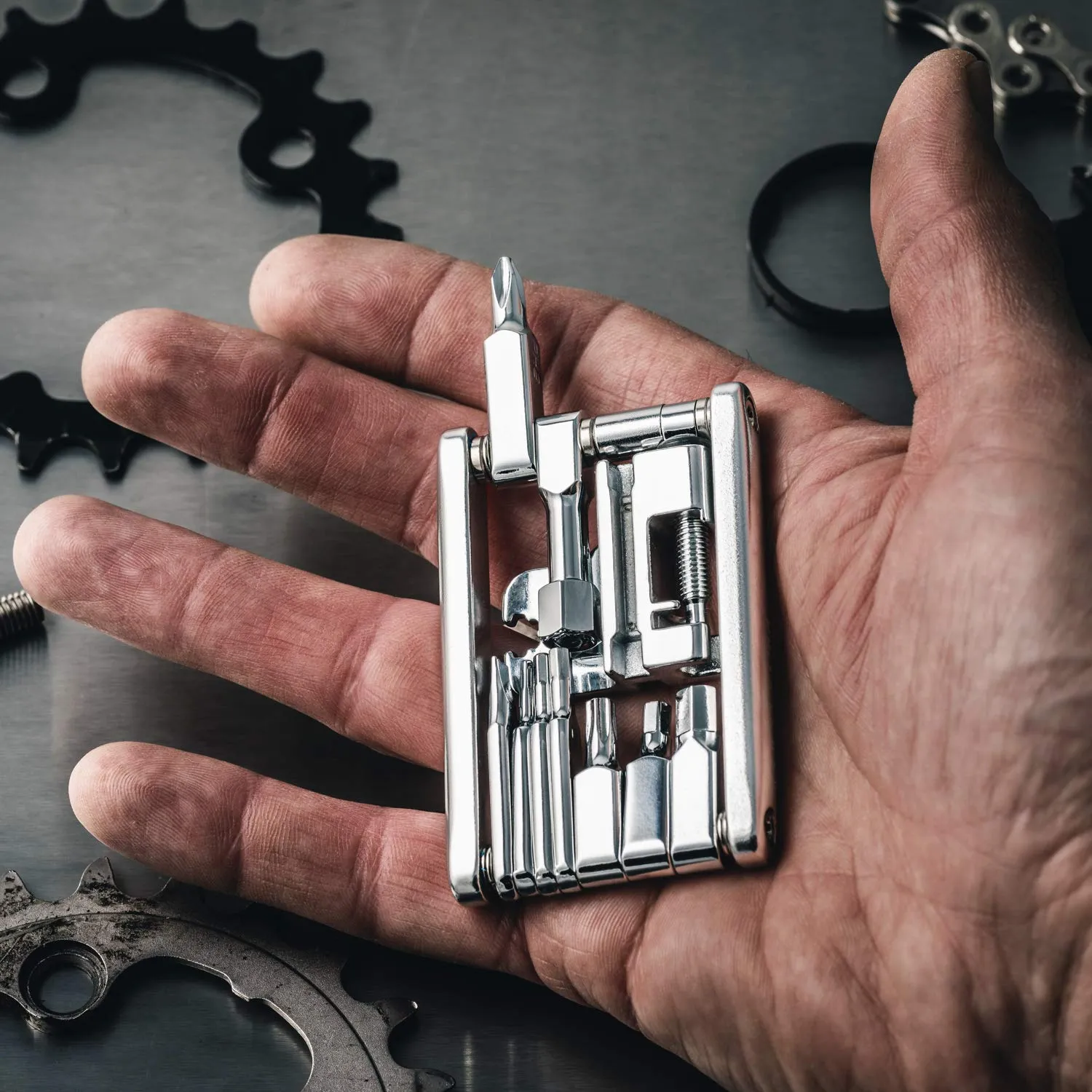 17 in 1 Multitool