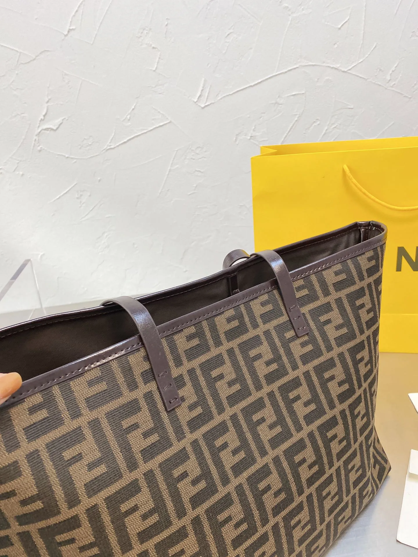 EN   Designer bags by Fendi 124