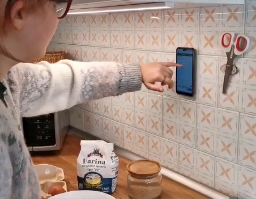 Love you | Magnetic Phone & Key holder | For your bag, your car, your kitchen and more