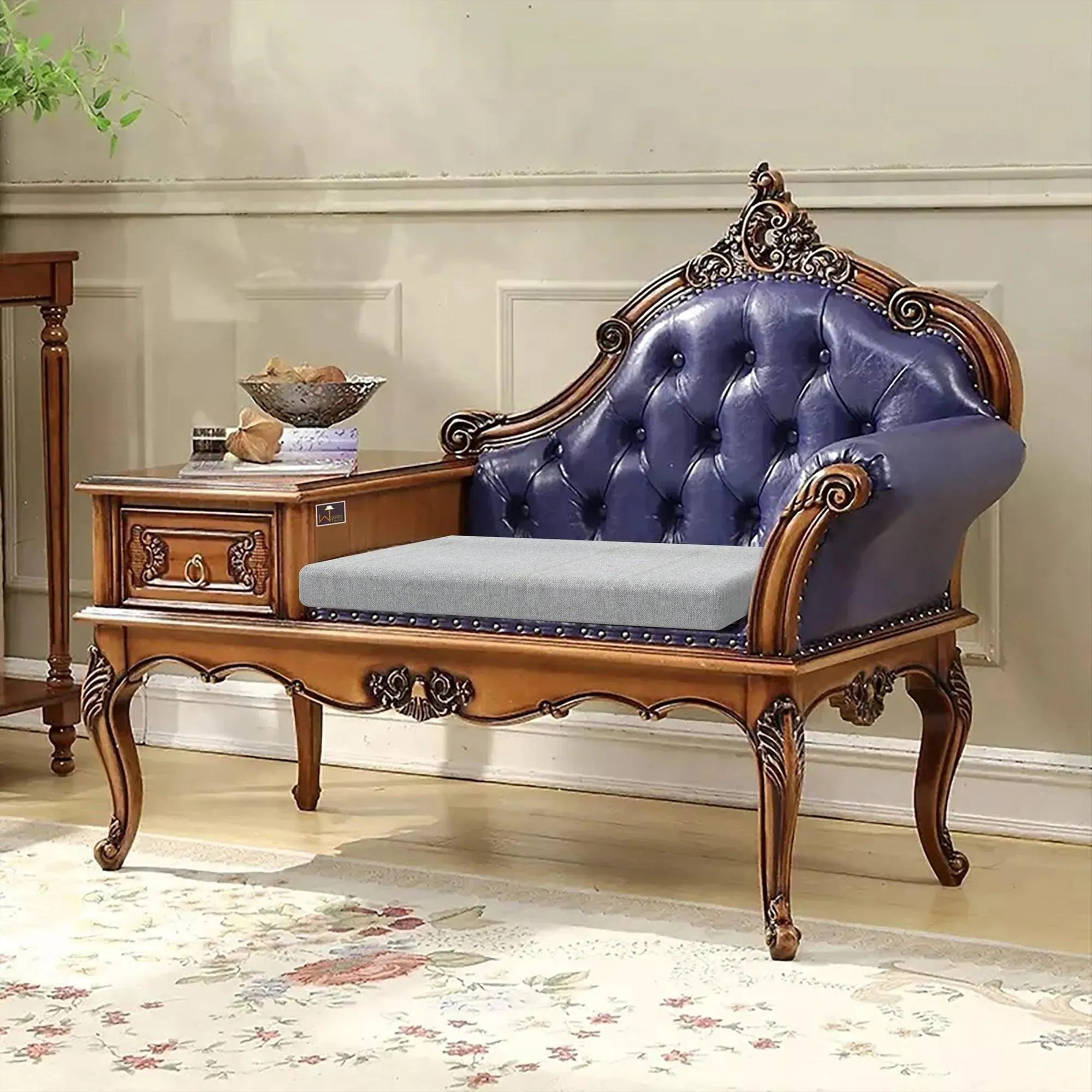 Luxury Antique Hand Carved Chaise Lounge Coffee And Phone Table With Storage