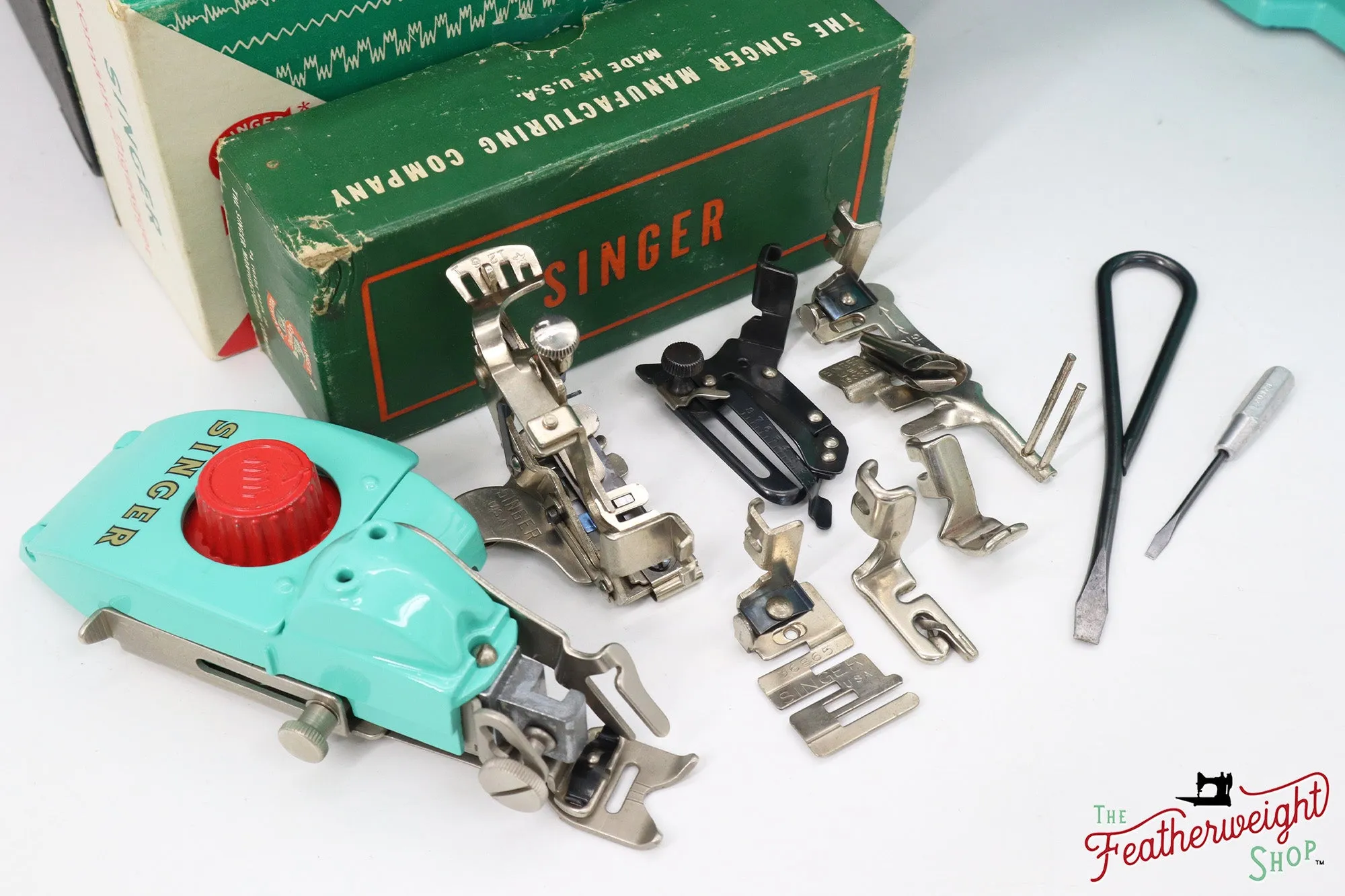 Singer Featherweight 221, AJ587*** - Fully Restored in Caribbean Sea Green
