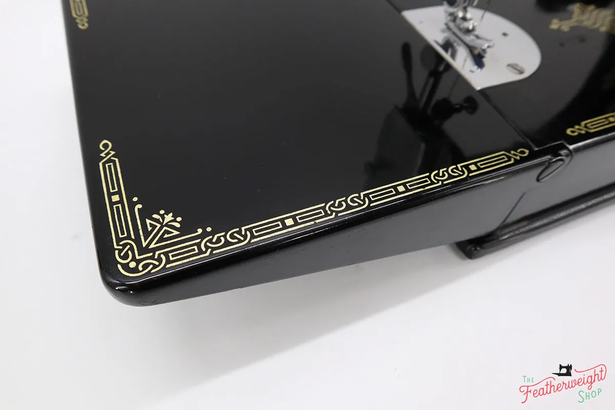 Singer Featherweight 221 Sewing Machine, AK591***