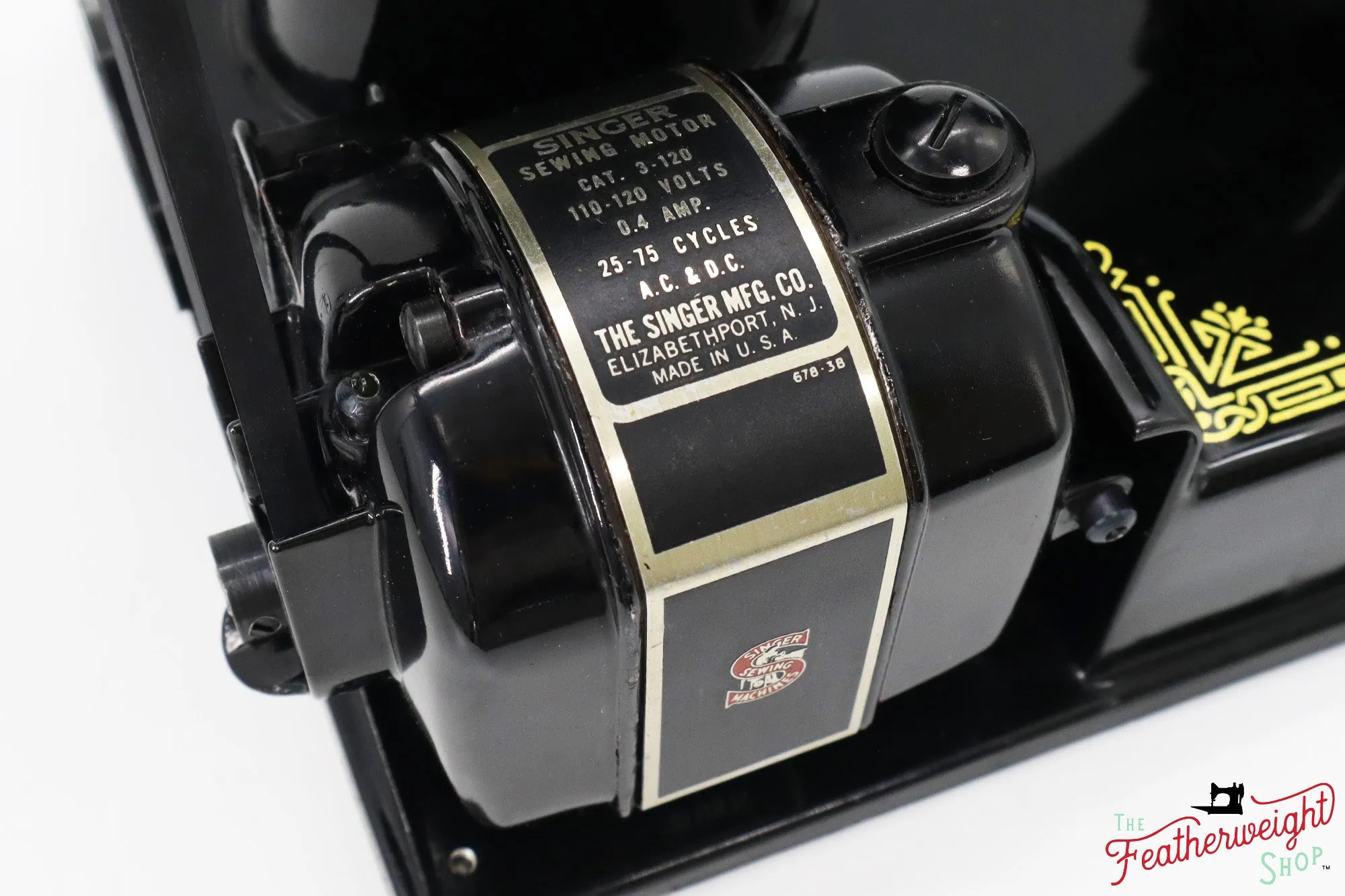 Singer Featherweight 221 Sewing Machine, AL550*** - 1953