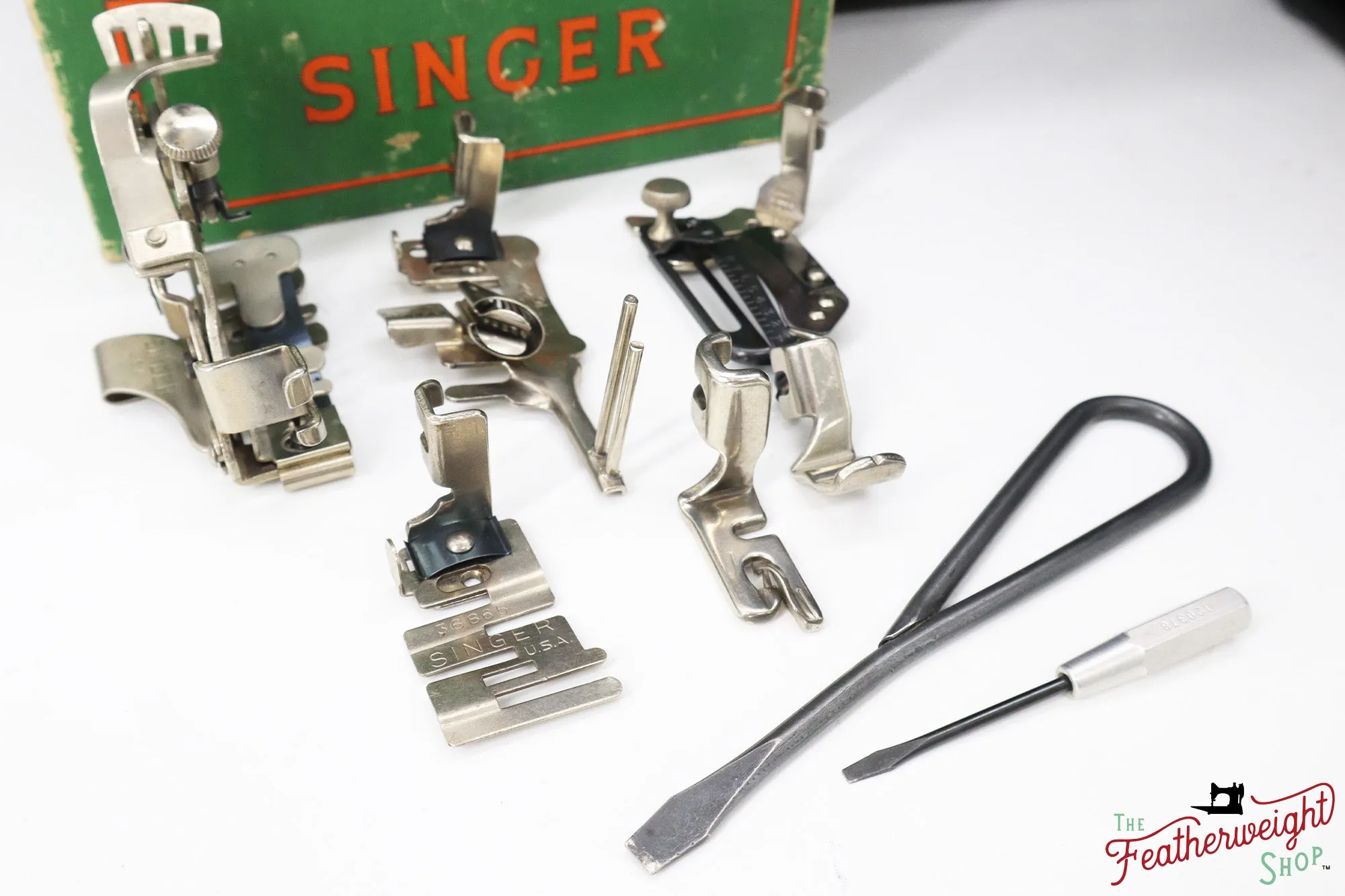 Singer Featherweight 221 Sewing Machine, AL550*** - 1953