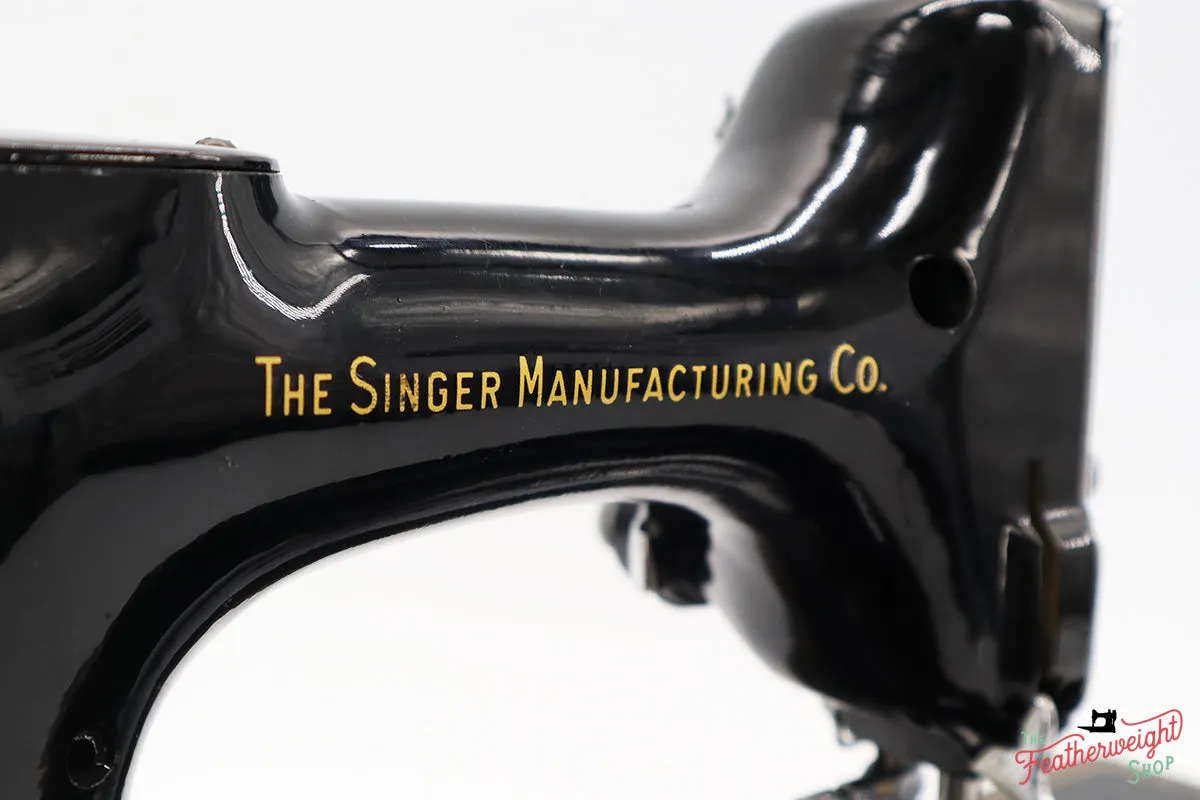 Singer Featherweight 221 Sewing Machine, AM699***
