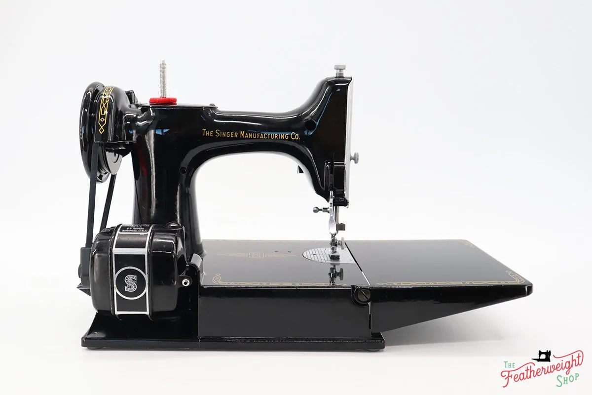 Singer Featherweight 221 Sewing Machine, AM699***