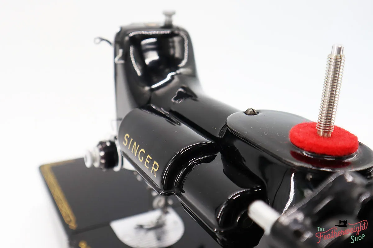 Singer Featherweight 221 Sewing Machine, AM699***