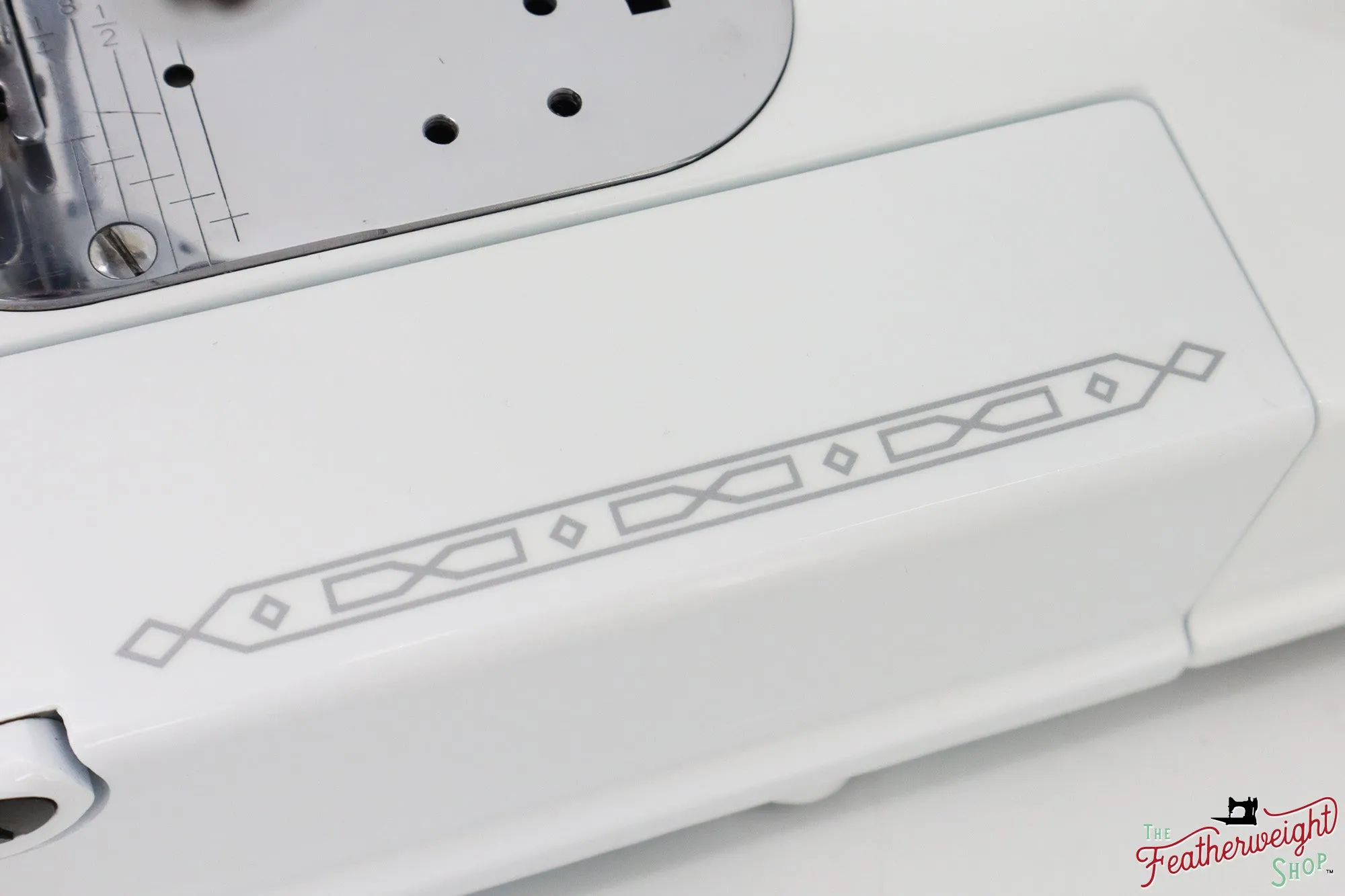 Singer Featherweight 222K - EJ915*** - Fully Restored in White